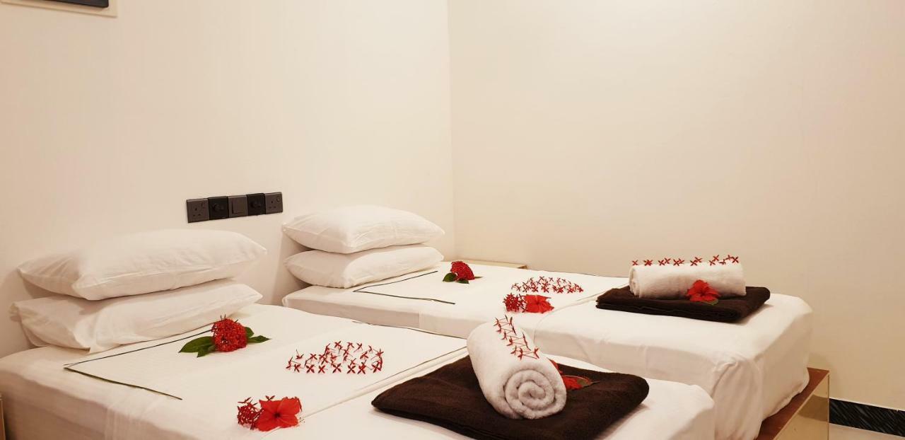 Sky Inn Thoddoo Luaran gambar