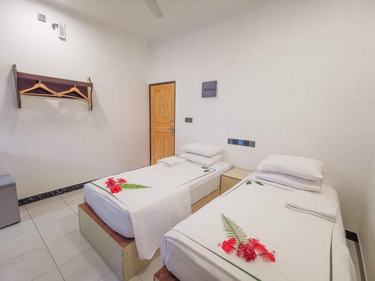 Sky Inn Thoddoo Luaran gambar