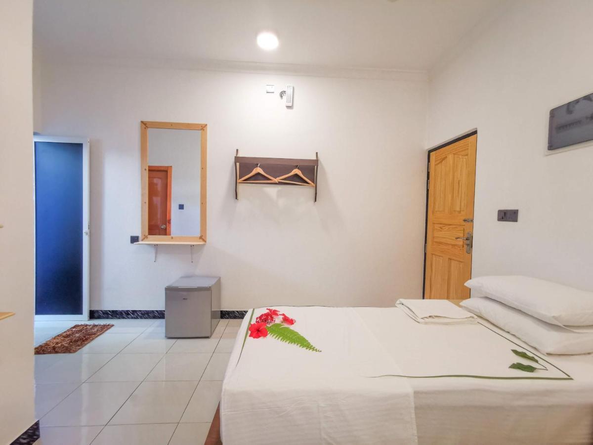Sky Inn Thoddoo Luaran gambar
