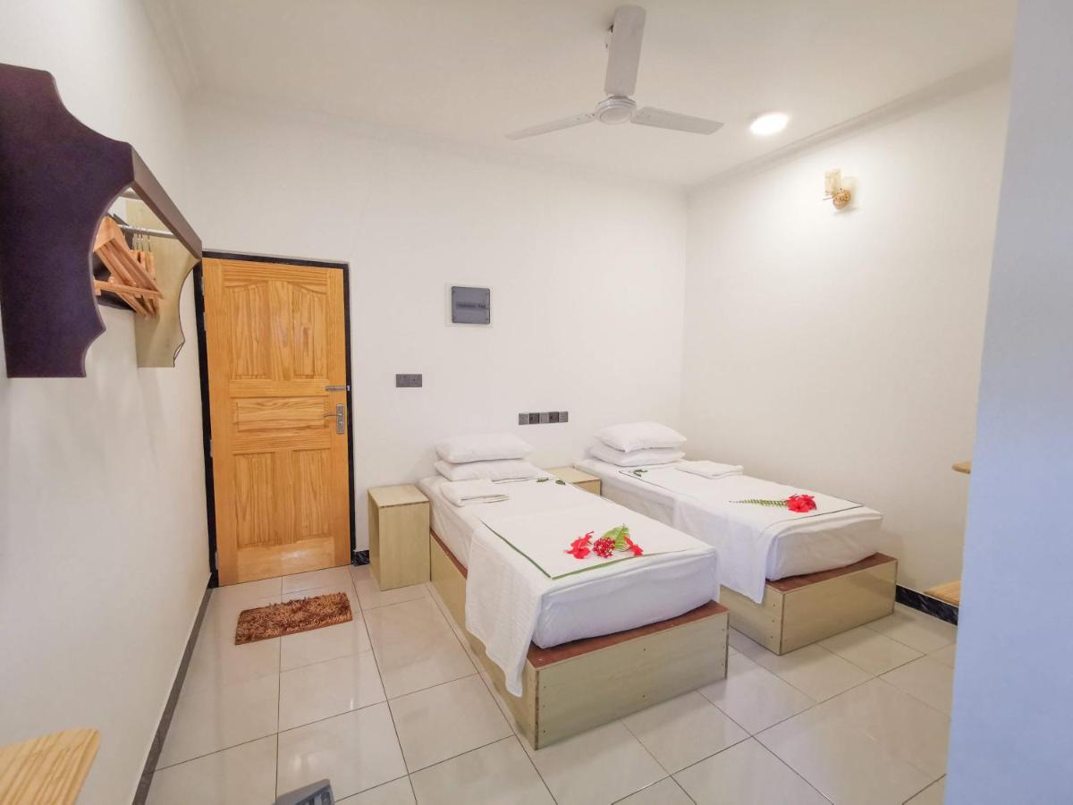 Sky Inn Thoddoo Luaran gambar