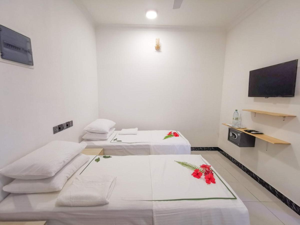 Sky Inn Thoddoo Luaran gambar